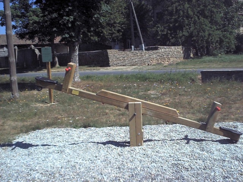 325